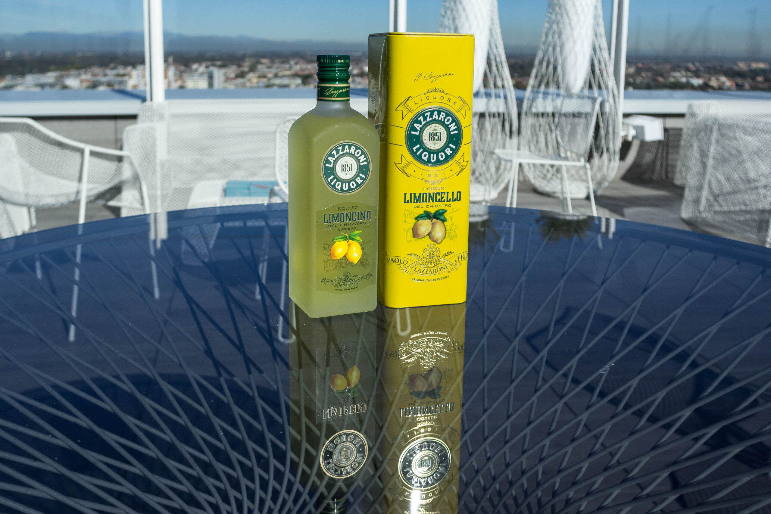 Limoncelo Limoncino 0,7 L 32% darčekové balenie – Obrázok 4